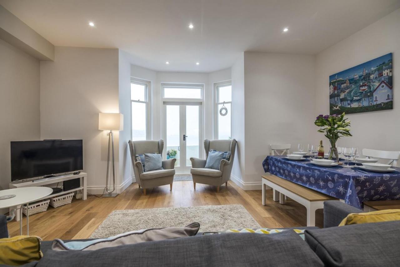 Sea Legs - 2 Bedroom Apartment - Тенби Экстерьер фото