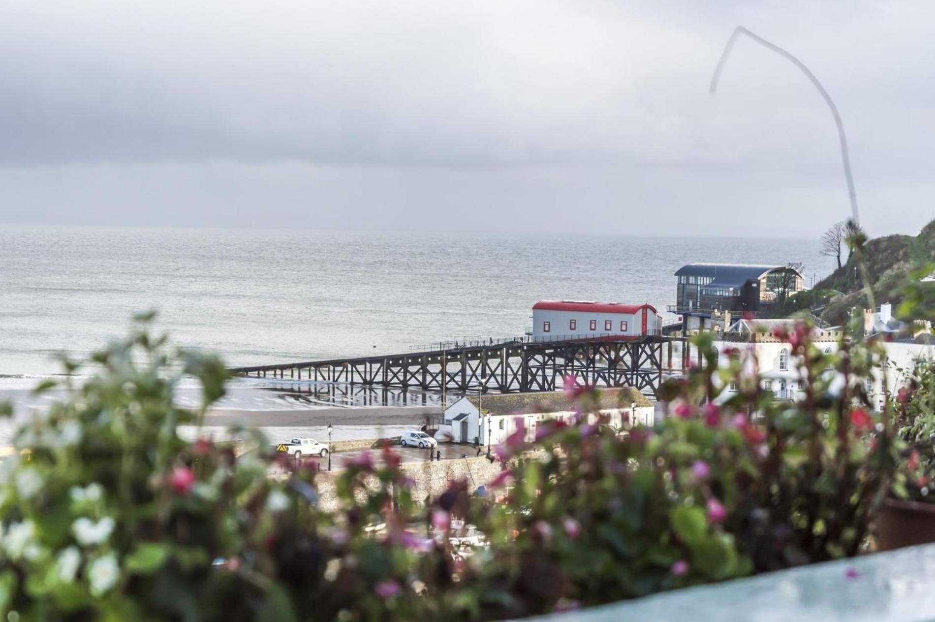 Sea Legs - 2 Bedroom Apartment - Тенби Экстерьер фото